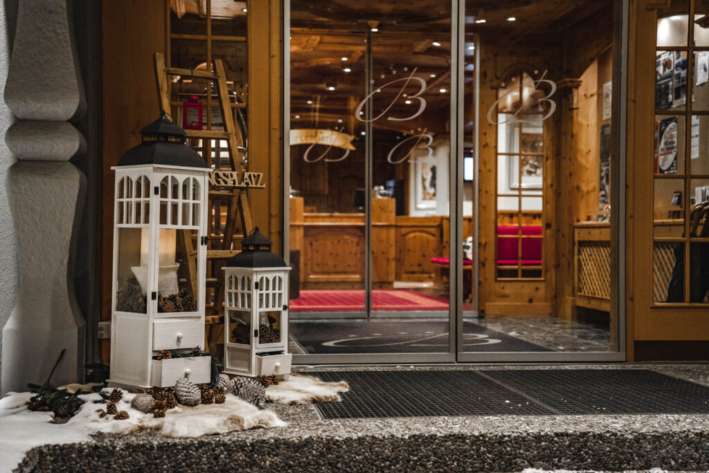 Blatter's Arosa Hotel Eingang